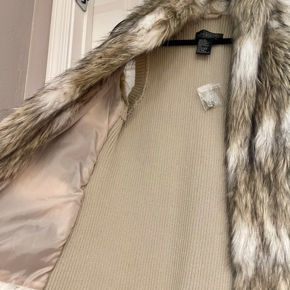 Brand new faux fur vest super cute - Picture 8 of 8